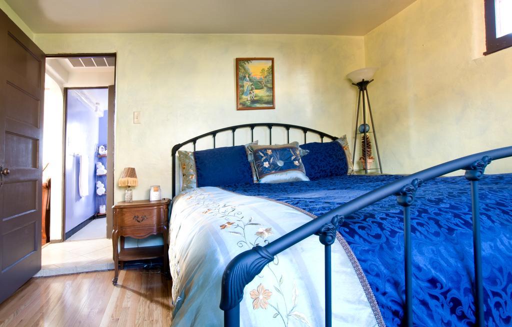 Downtown Historic Bed & Breakfast Албукерке Стая снимка