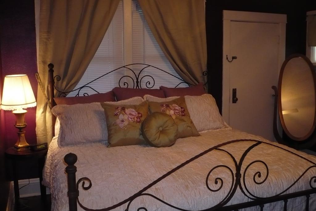 Downtown Historic Bed & Breakfast Албукерке Стая снимка